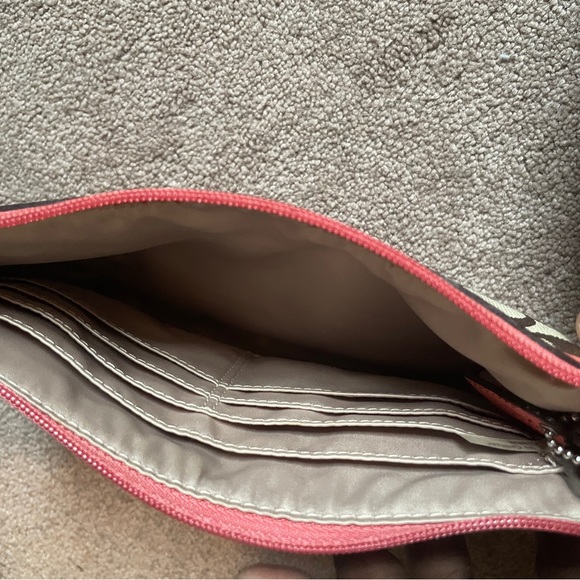 Coach Signature wristlet - Picture 4 of 4